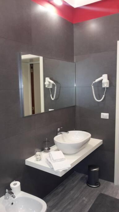 B&B Domus Garibaldi Salerno Kültér fotó