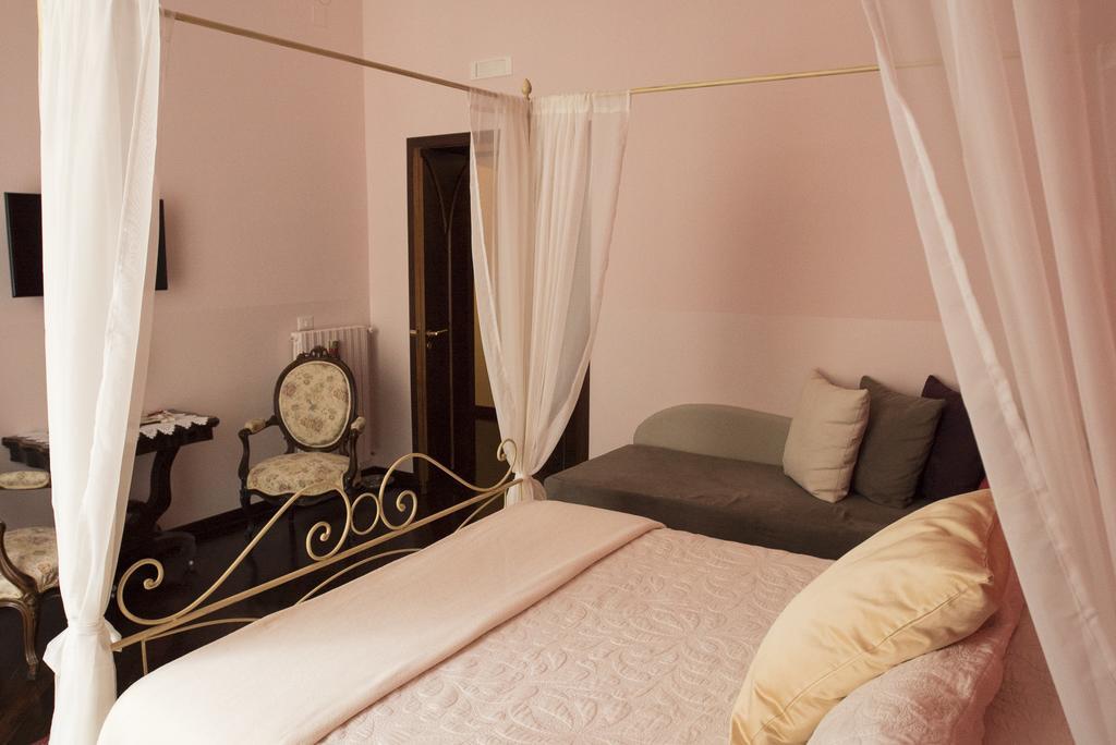 B&B Domus Garibaldi Salerno Kültér fotó